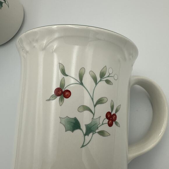 Pfaltzgraff Winterberry Coffee Mugs Cups set of 4 Christmas Holiday Stoneware - Picture 3 of 8